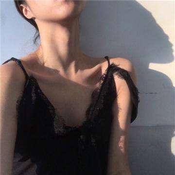 飞哥和小佛打乒乓